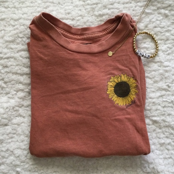 Yellow and orange with sunflower O’Neil t-shirt, size small. - Picture 3 of 3